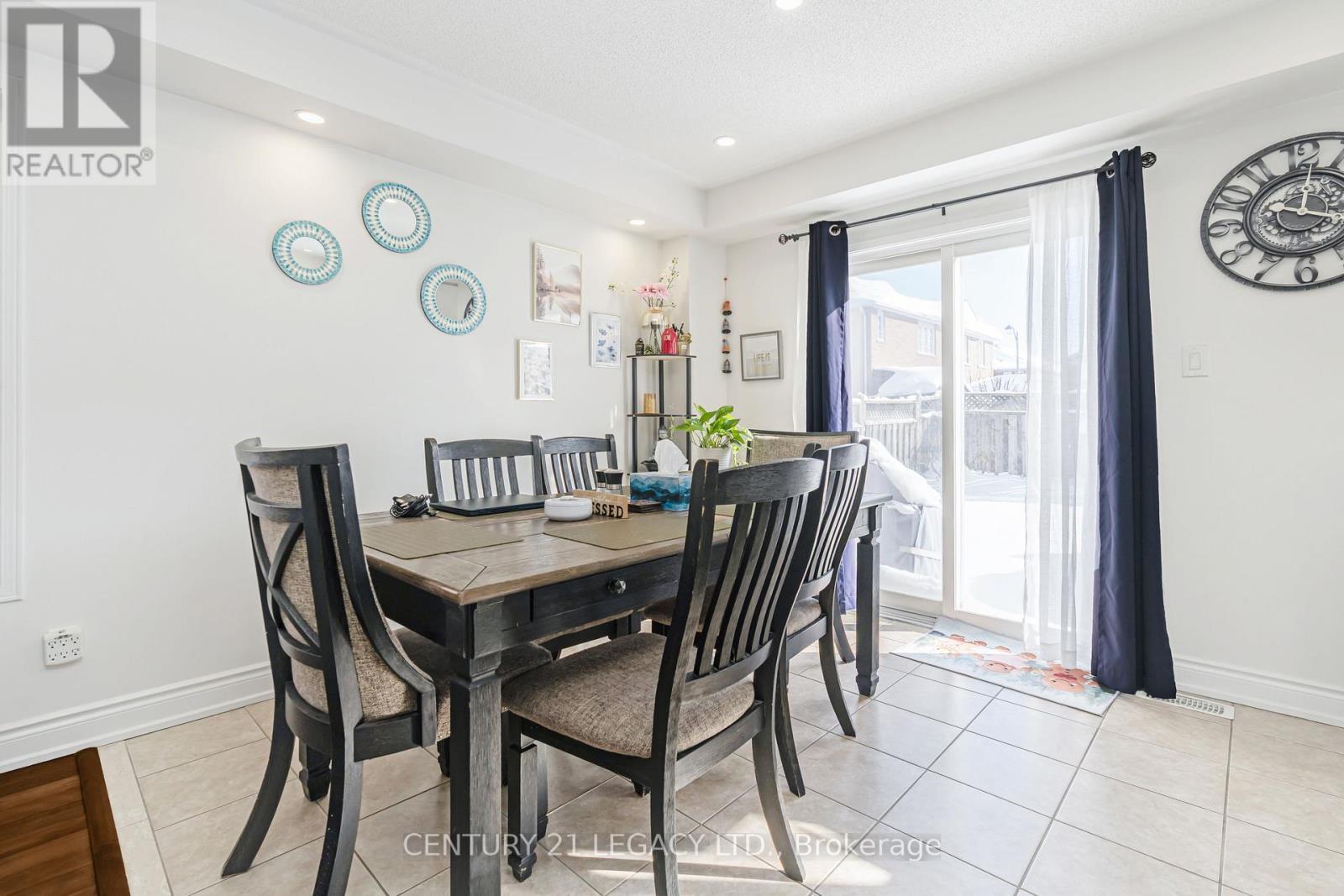 129 Sugarhill Drive, Brampton, ON - Indoor Photo Showing Dining Room