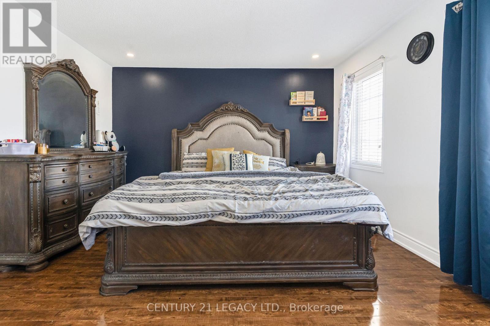 129 Sugarhill Drive, Brampton, ON - Indoor Photo Showing Bedroom
