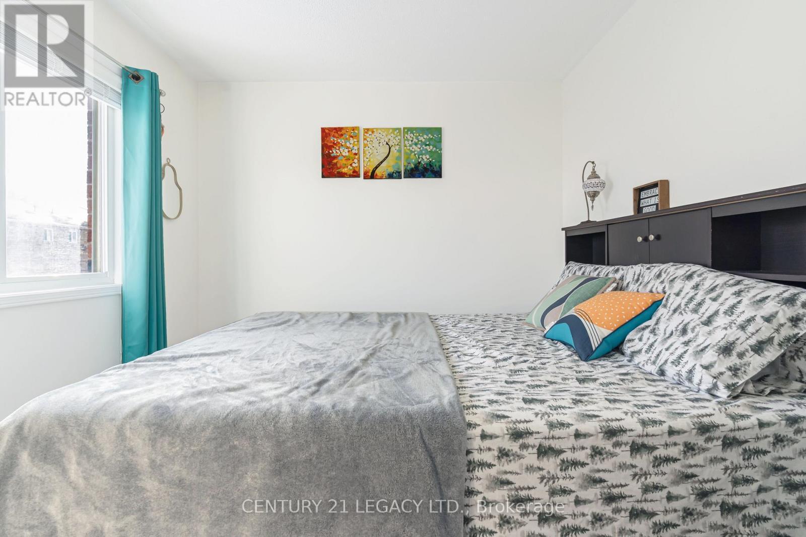 129 Sugarhill Drive, Brampton, ON - Indoor Photo Showing Bedroom