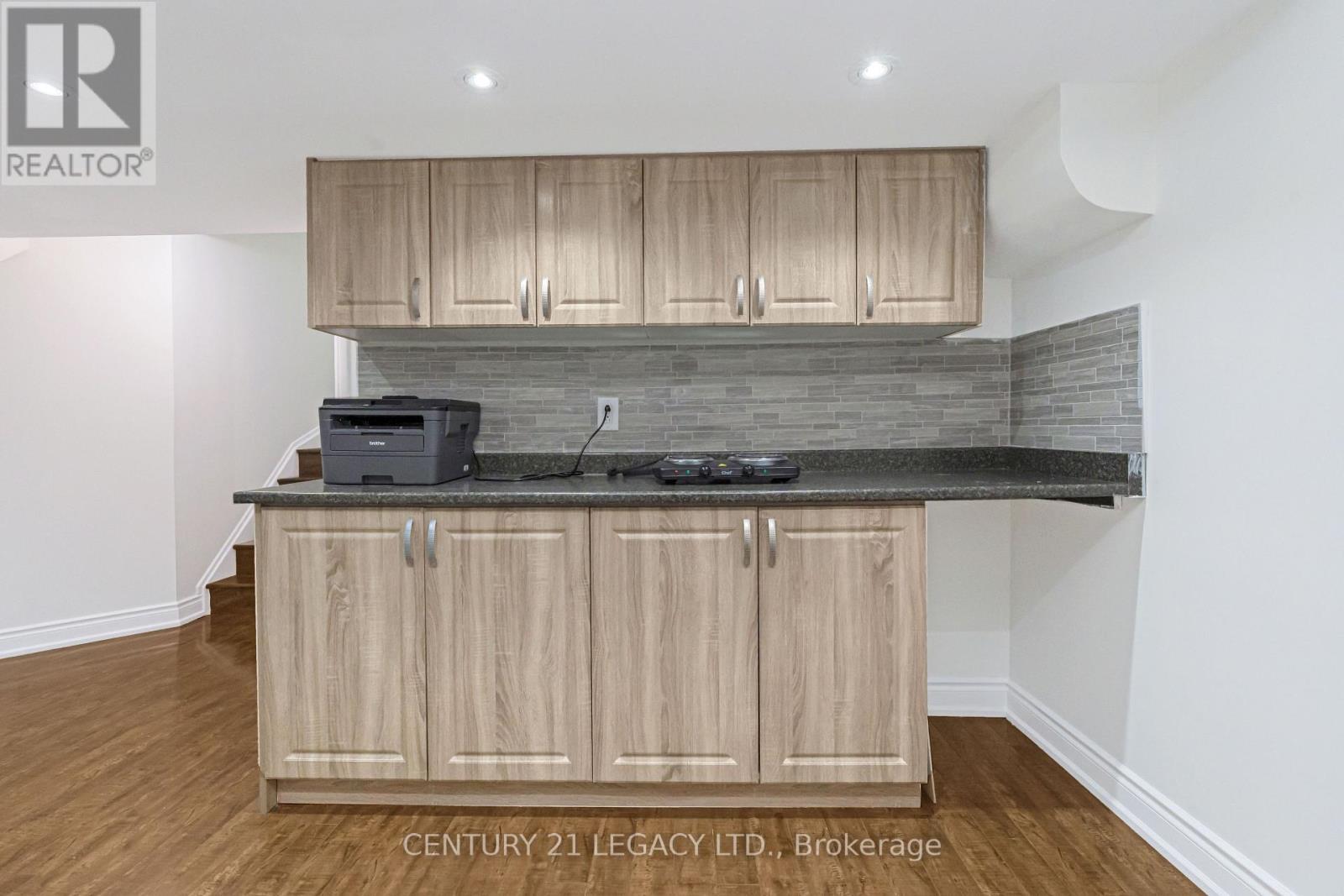 129 Sugarhill Drive, Brampton, ON - Indoor Photo Showing Kitchen