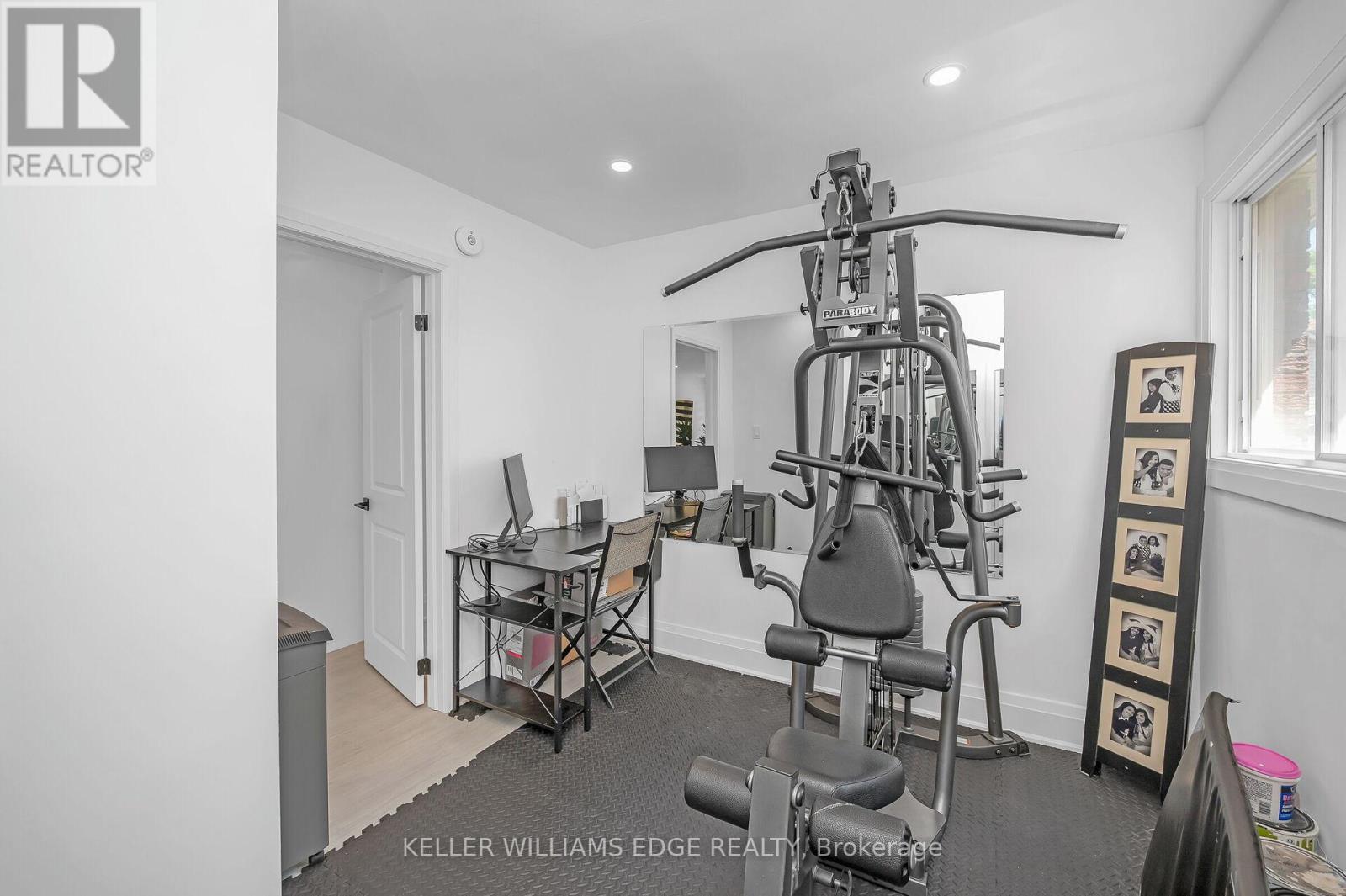 525 Britannia Avenue, Hamilton, ON - Indoor Photo Showing Gym Room