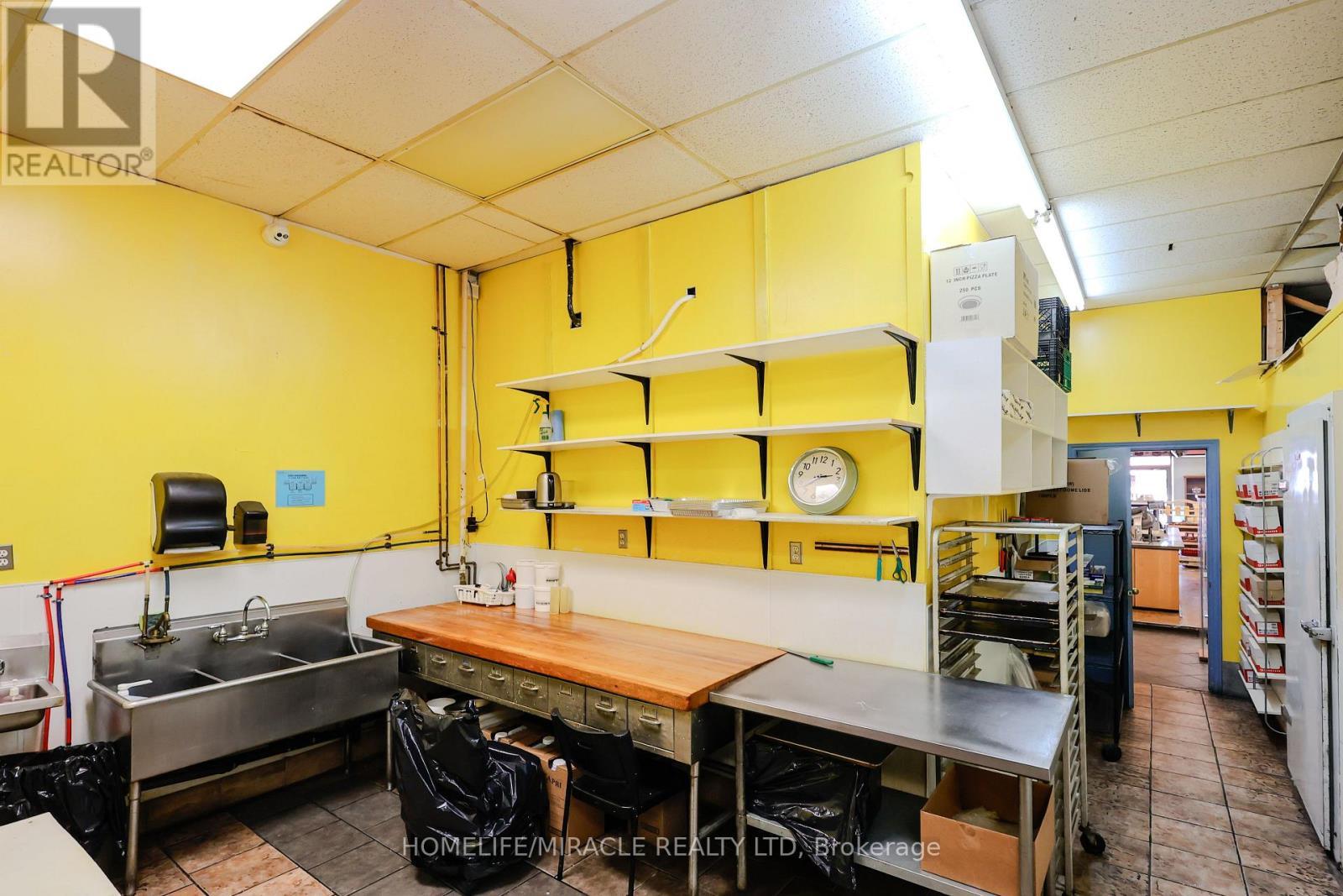 1 & 2 - 754 Queenston Road, Hamilton, ON