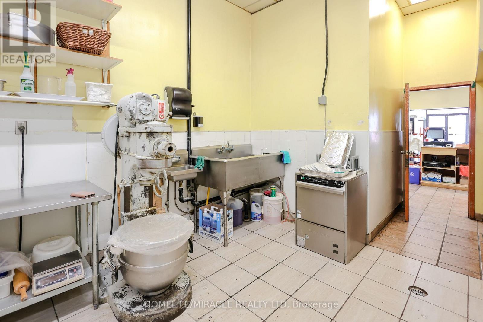 1 & 2 - 754 Queenston Road, Hamilton, ON