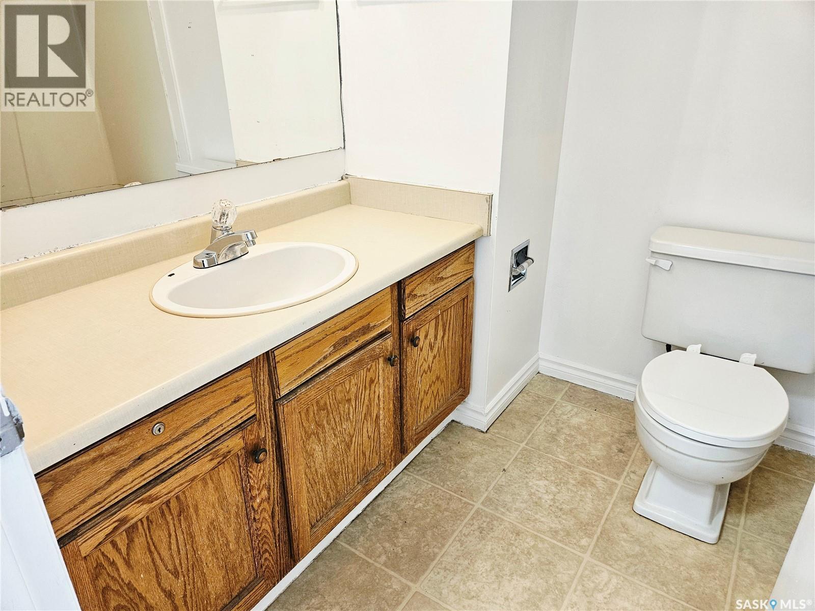 242 - 244 Wakabayashi Way, Saskatoon, SK - Indoor Photo Showing Bathroom