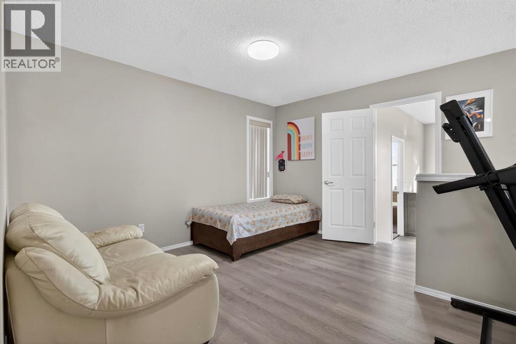 115 Covemeadow Court Ne, Calgary, AB - Indoor Photo Showing Bedroom