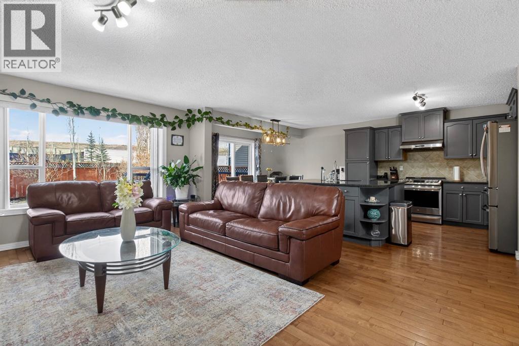 115 Covemeadow Court Ne, Calgary, AB - Indoor Photo Showing Living Room
