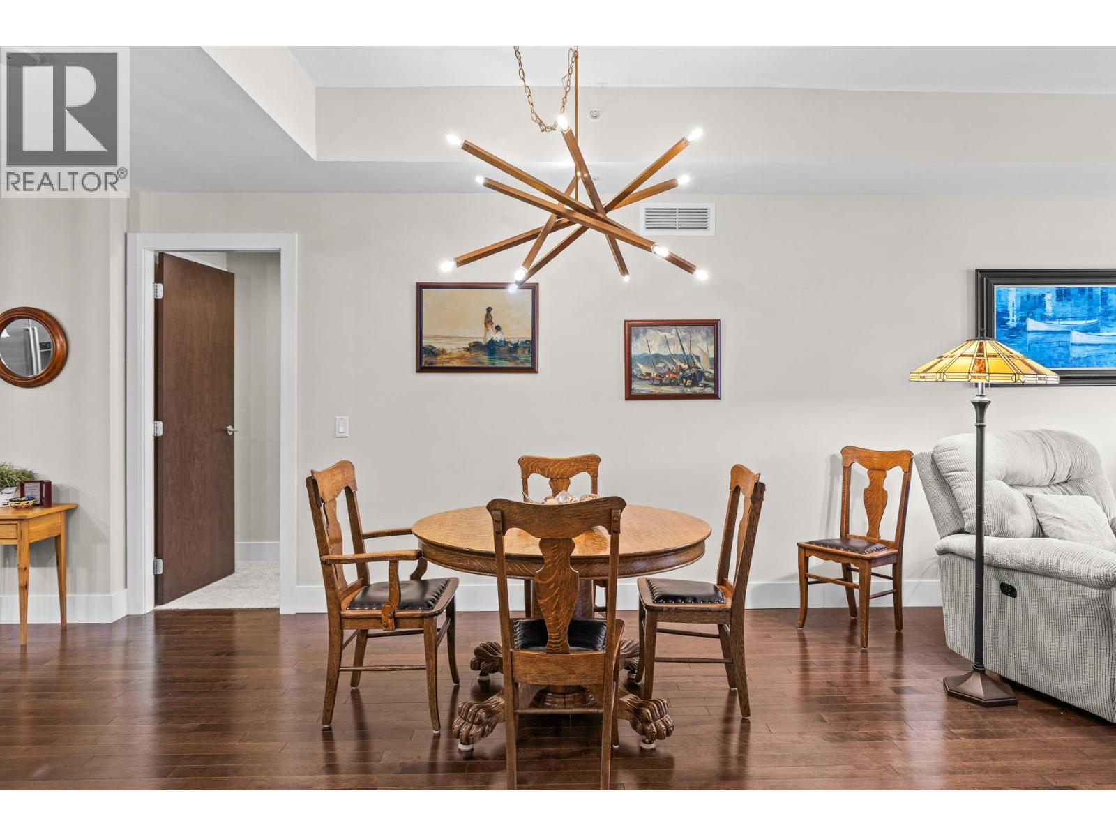 1395 Ellis Street Unit# 506, Kelowna, BC - Indoor Photo Showing Dining Room