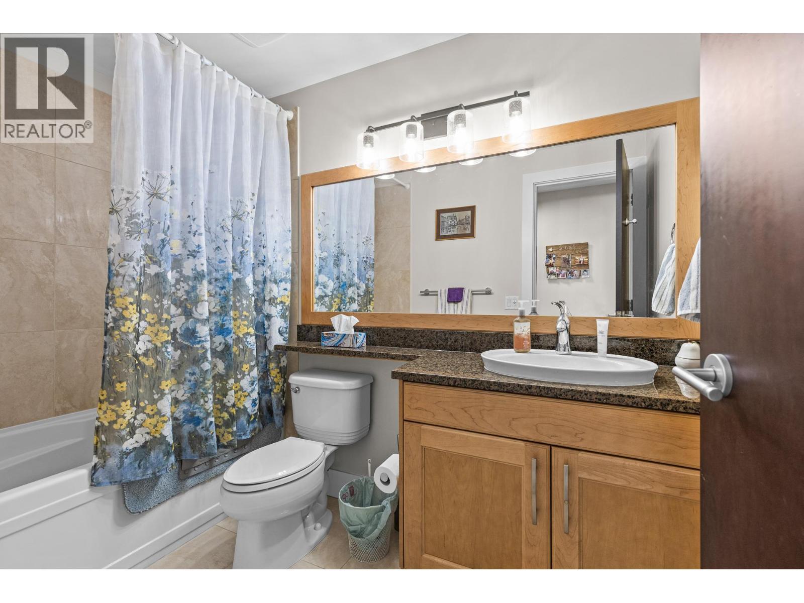 Secondary Ensuite - 1395 Ellis Street Unit# 506, Kelowna, BC - Indoor Photo Showing Bathroom