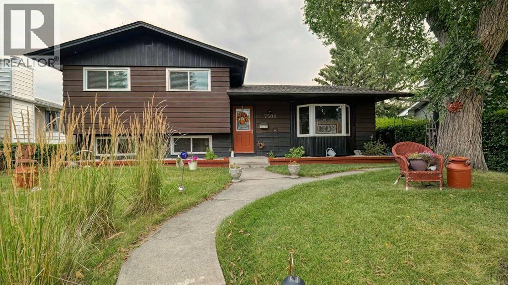 7508 7 Street Nw, Calgary, AB - Outdoor