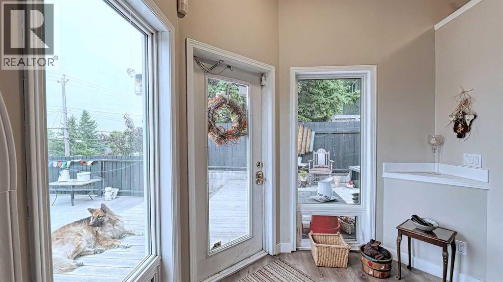 7508 7 Street Nw, Calgary, AB - Indoor Photo Showing Other Room