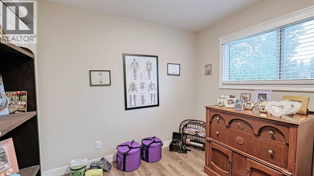 7508 7 Street Nw, Calgary, AB - Indoor Photo Showing Other Room