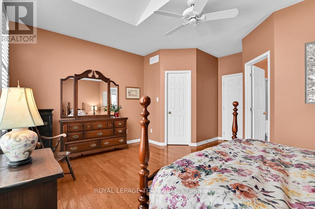 5 Wersch Lane, Ottawa, ON - Indoor Photo Showing Bedroom