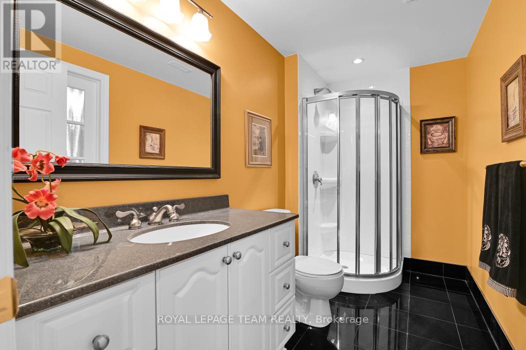 5 Wersch Lane, Ottawa, ON - Indoor Photo Showing Bathroom
