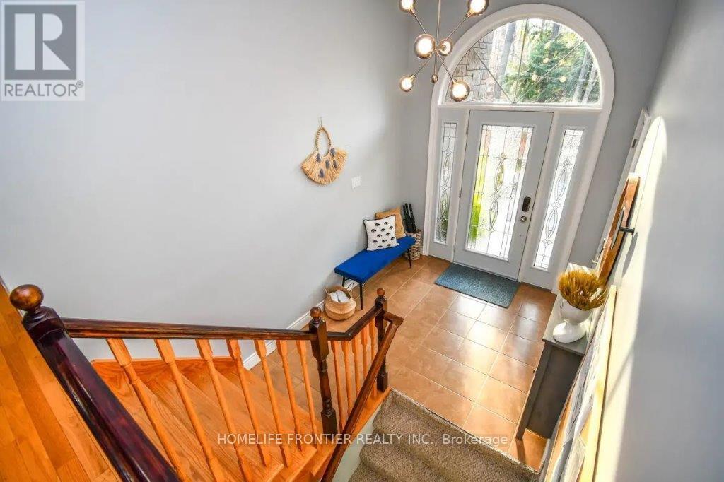 42 Forest Circle, Tiny, ON - Indoor Photo Showing Other Room