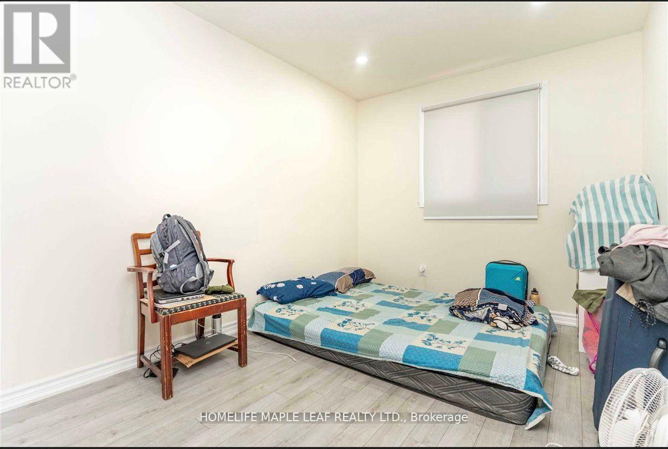 11 Rusthall Way, Brampton, ON - Indoor Photo Showing Bedroom