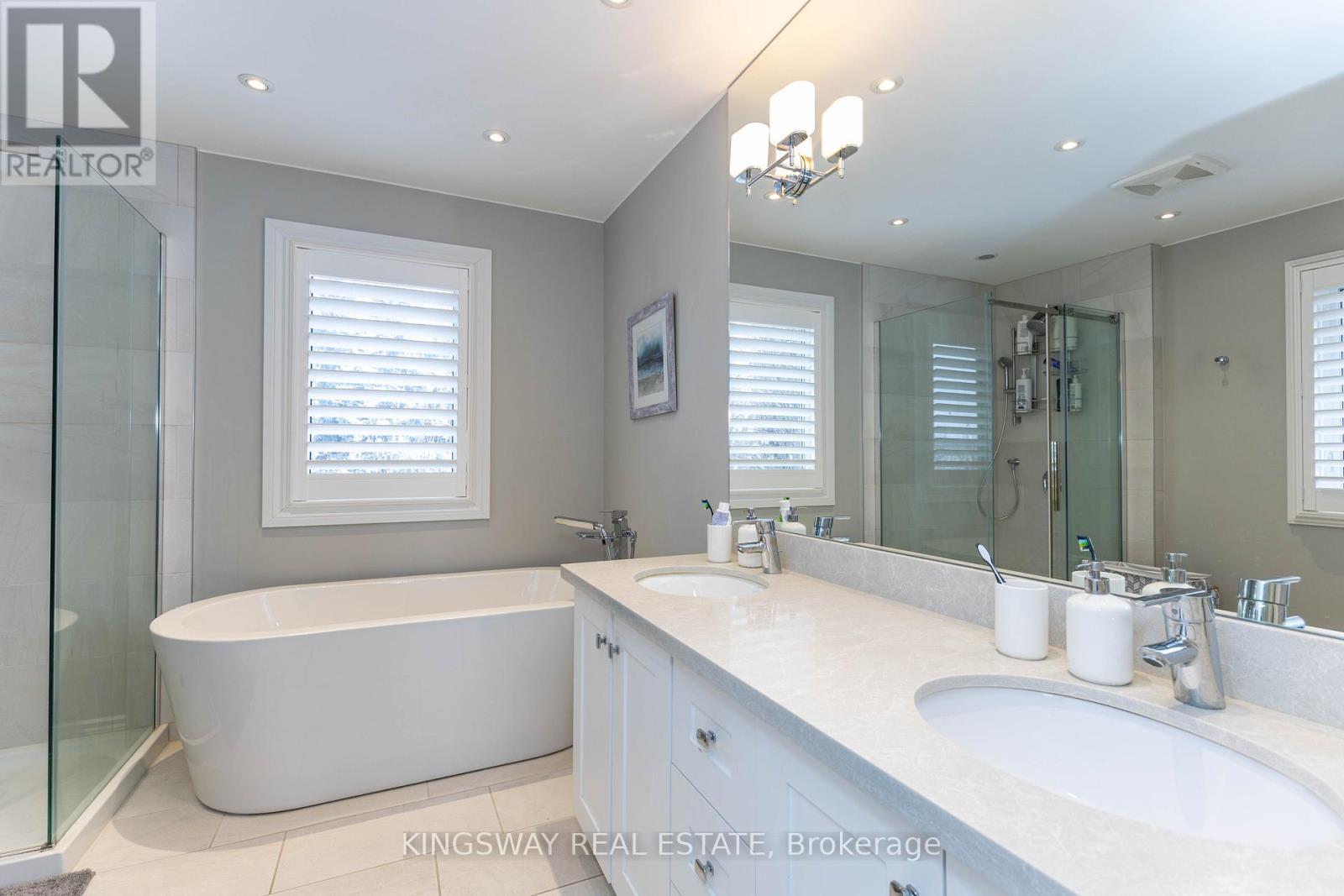 4175 Arbourfield Drive, Burlington, ON - Indoor Photo Showing Bathroom