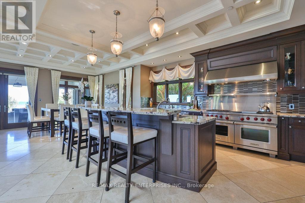 1500 Watersedge Road, Mississauga, ON - Indoor Photo Showing Kitchen With Upgraded Kitchen
