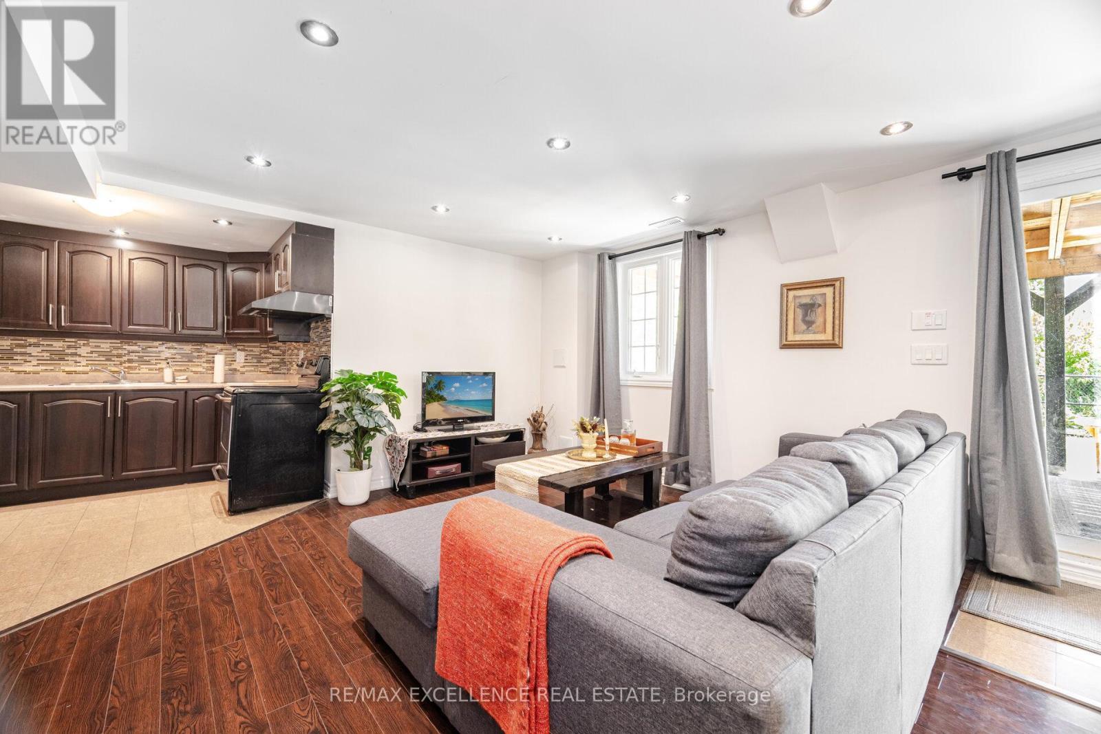 73 Gardenbrooke Trail, Brampton, ON - Indoor