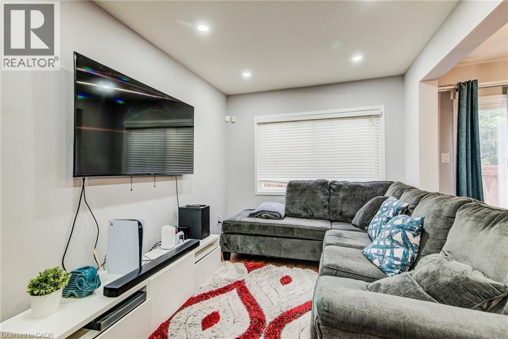 120 Dudhope Avenue Unit# 20, Cambridge, ON - Indoor Photo Showing Living Room