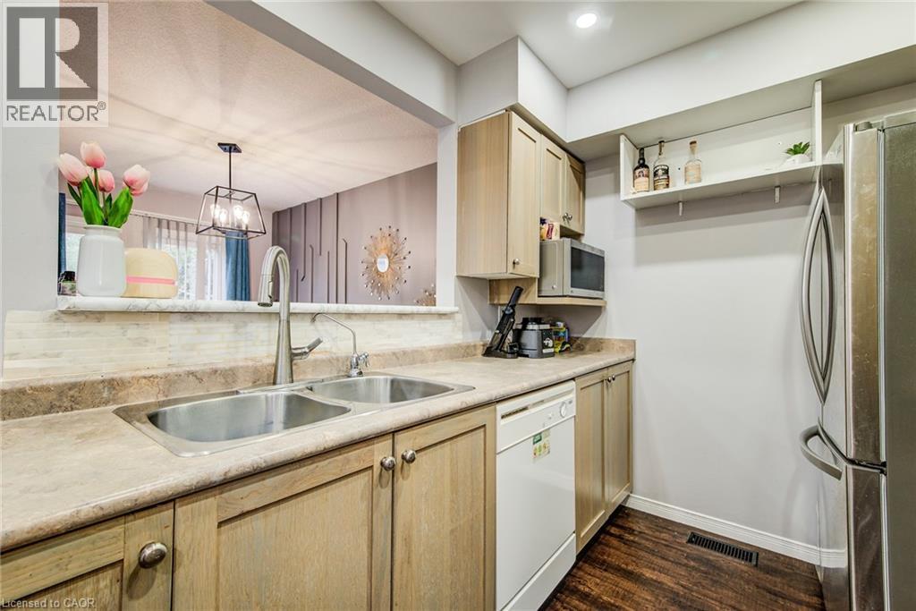 120 Dudhope Avenue Unit# 20, Cambridge, ON - Indoor Photo Showing Kitchen With Double Sink