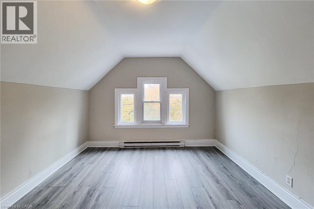 76 Wellington Street S, Hamilton, ON - Indoor Photo Showing Other Room