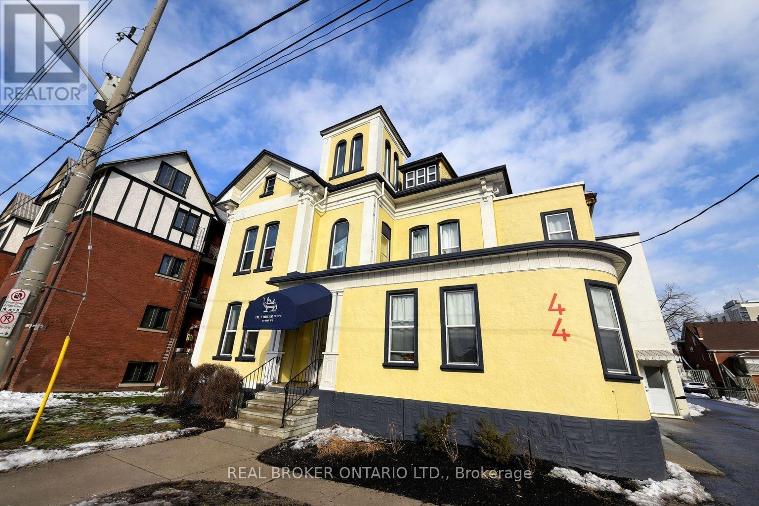 44 Weber Street W, Kitchener, ON - Outdoor