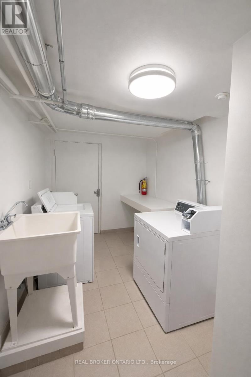 44 Weber Street W, Kitchener, ON - Indoor Photo Showing Laundry Room