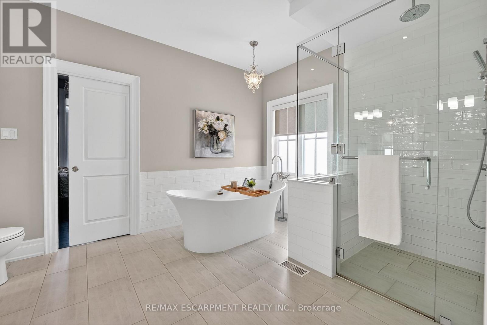 224 Mountain Road, Grimsby, ON - Indoor Photo Showing Bathroom
