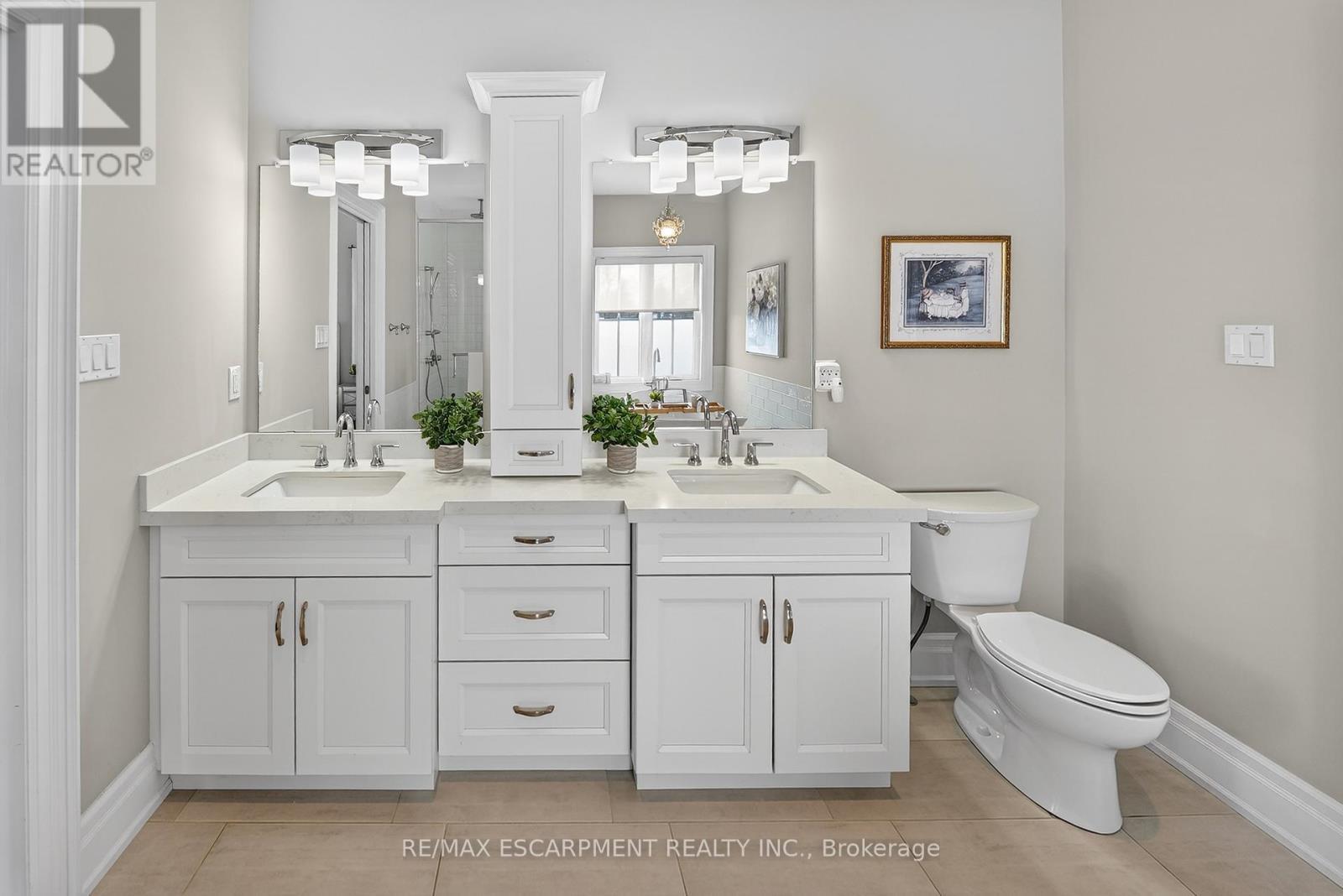 224 Mountain Road, Grimsby, ON - Indoor Photo Showing Bathroom