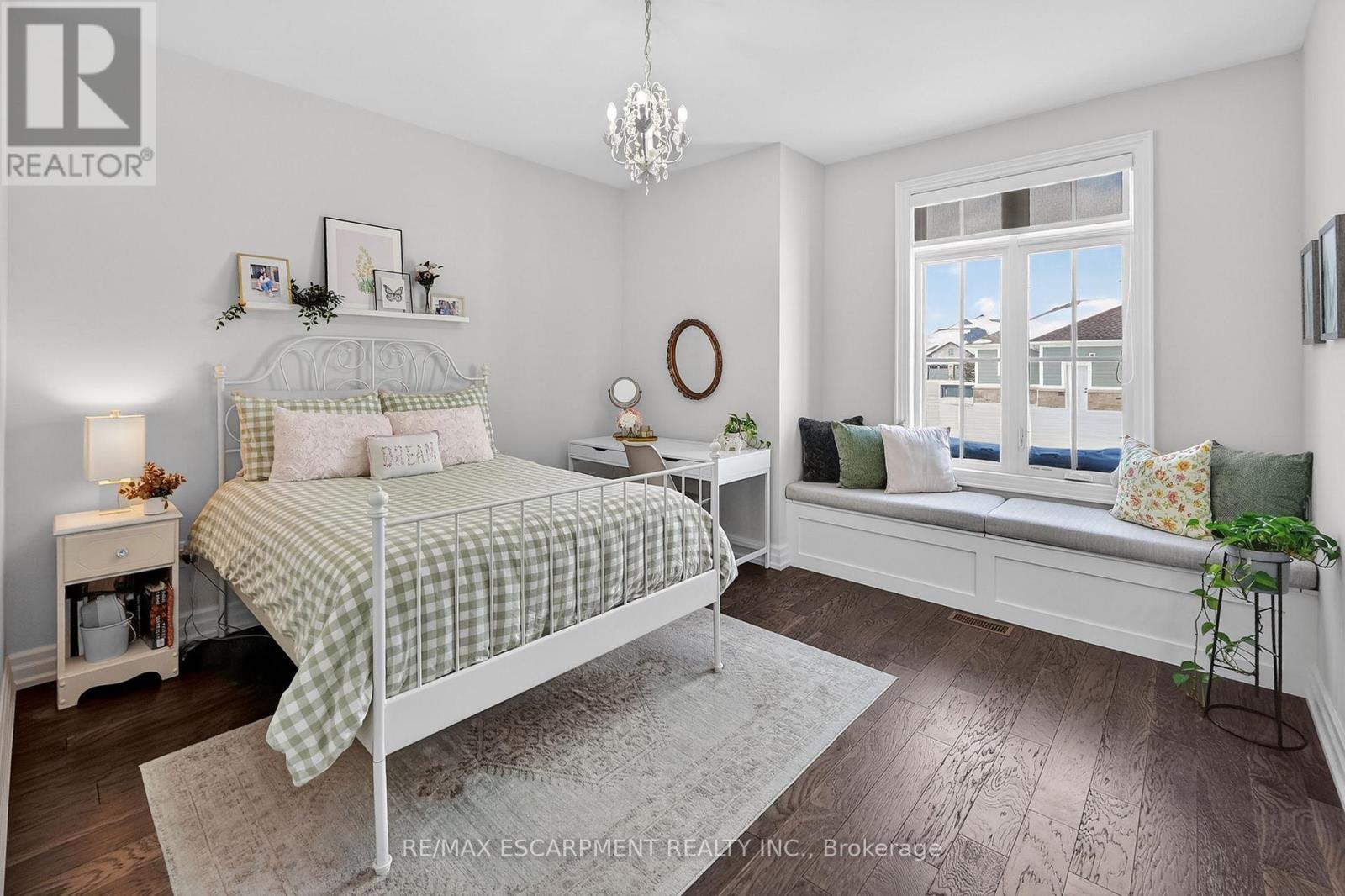224 Mountain Road, Grimsby, ON - Indoor Photo Showing Bedroom