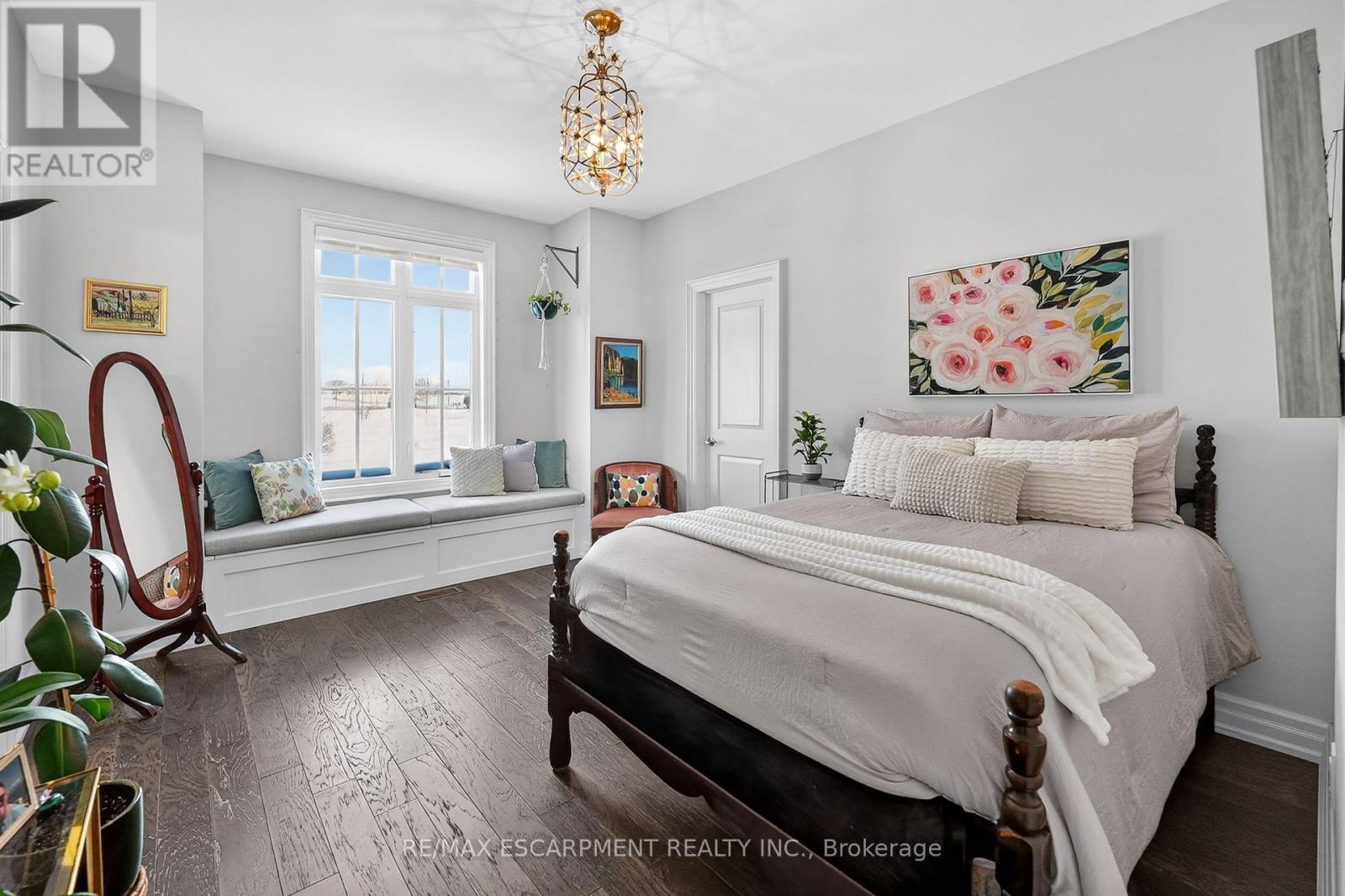 224 Mountain Road, Grimsby, ON - Indoor Photo Showing Bedroom