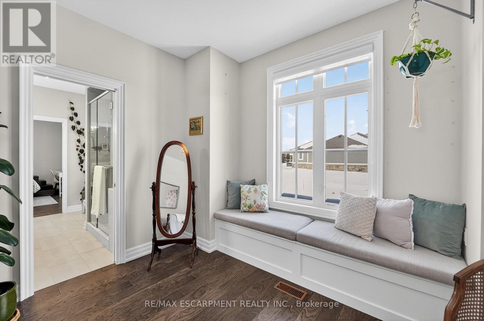 224 Mountain Road, Grimsby, ON - Indoor