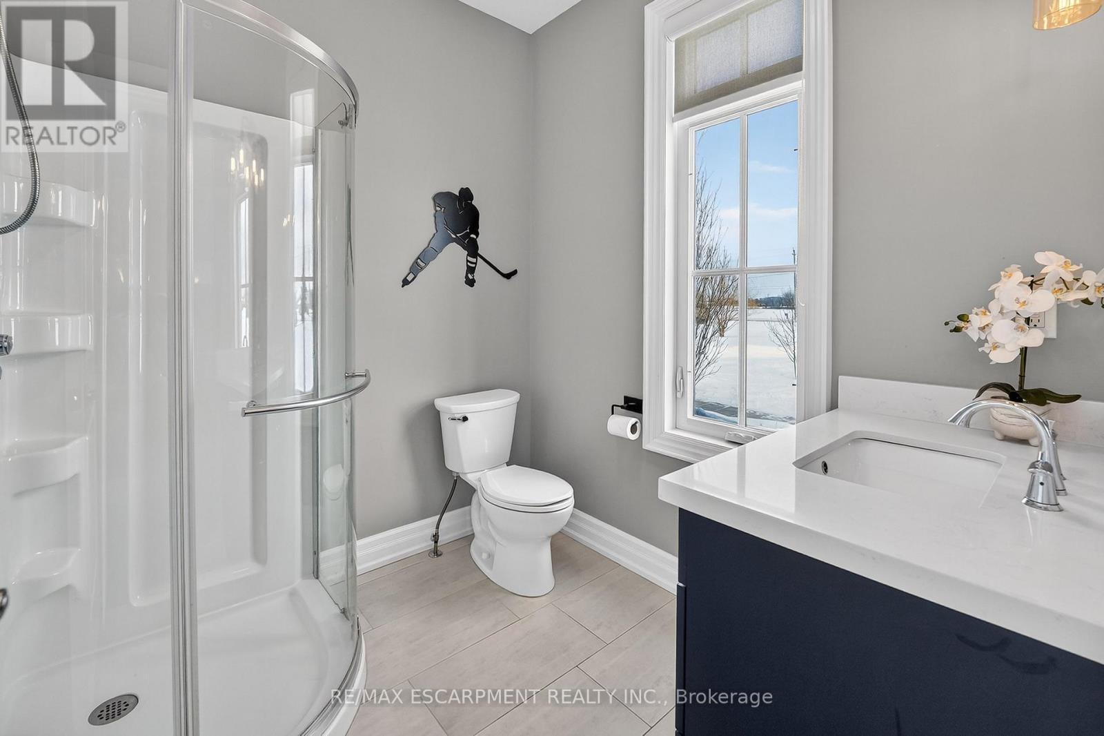 224 Mountain Road, Grimsby, ON - Indoor Photo Showing Bathroom