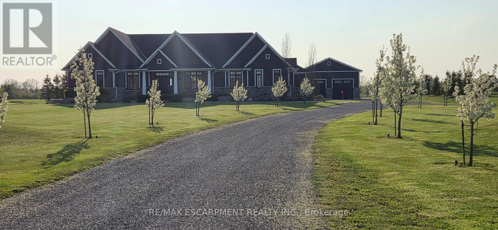 Summer - 224 Mountain Road, Grimsby, ON - Outdoor