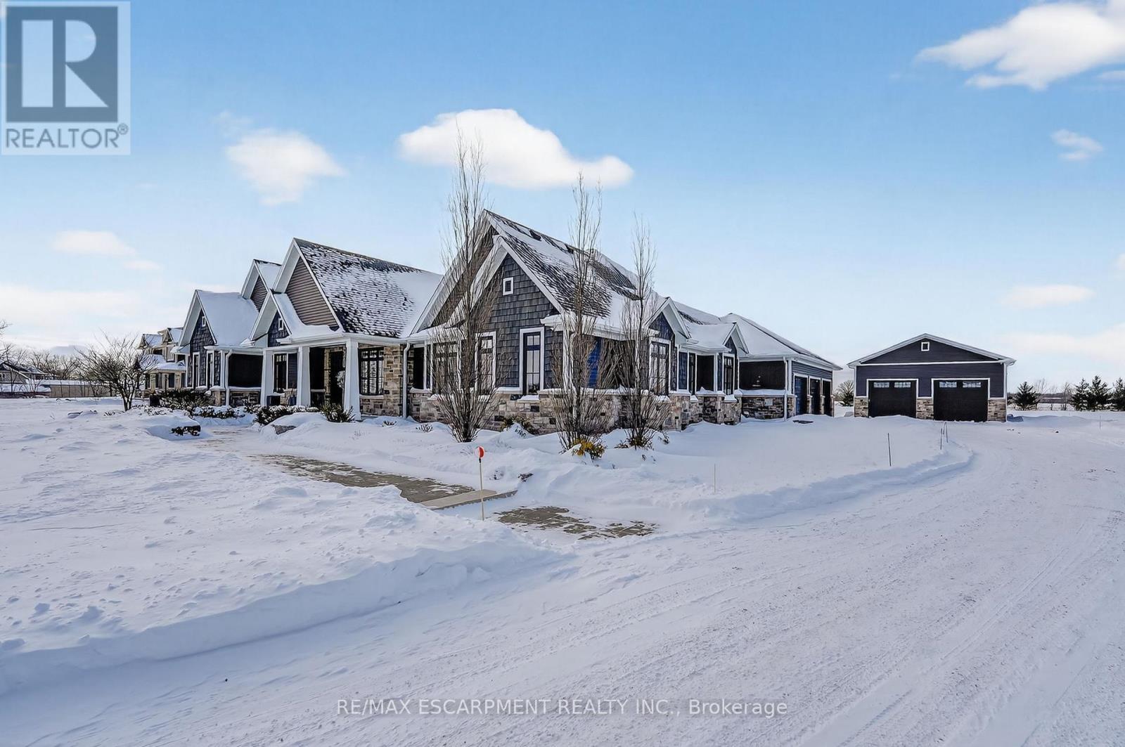 224 Mountain Road, Grimsby, ON - Outdoor With Facade
