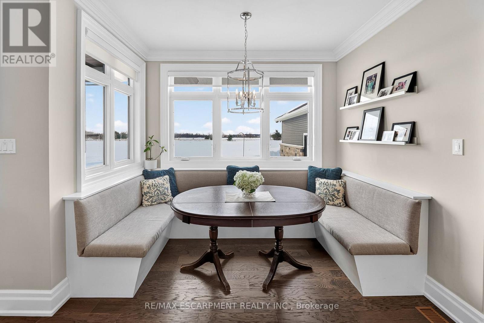 224 Mountain Road, Grimsby, ON - Indoor