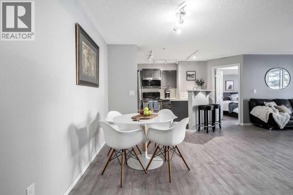 1120, 4975 130 Avenue Se, Calgary, AB - Indoor Photo Showing Dining Room