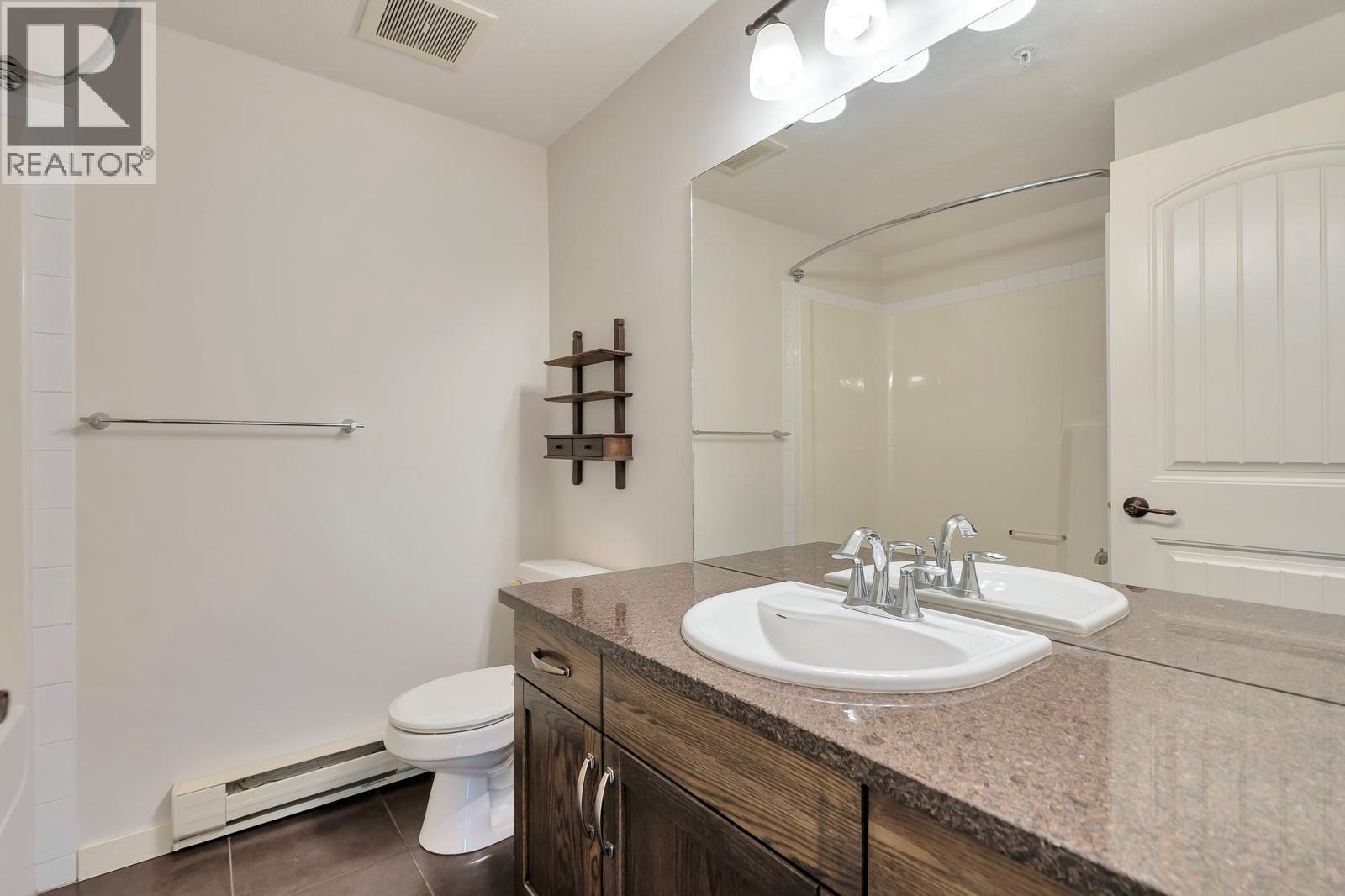 Second Full Bathroom - 3739 Casorso Road Unit# 313, Kelowna, BC - Indoor Photo Showing Bathroom