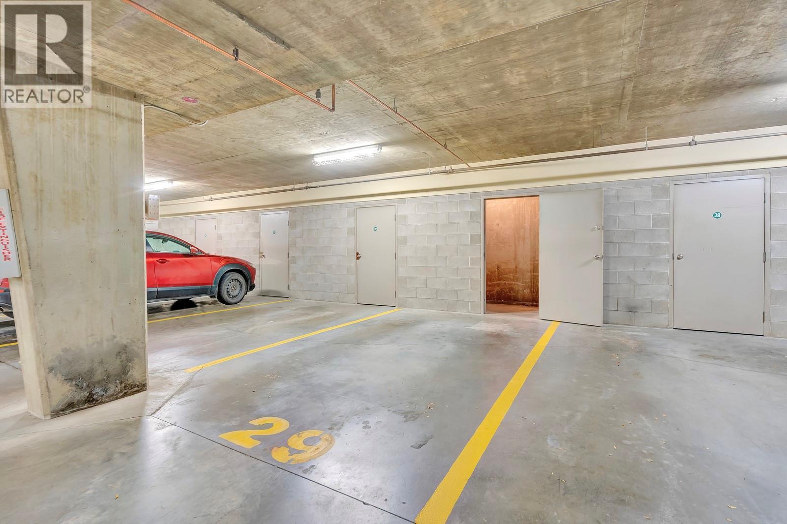 3739 Casorso Road Unit# 313, Kelowna, BC - Indoor Photo Showing Garage