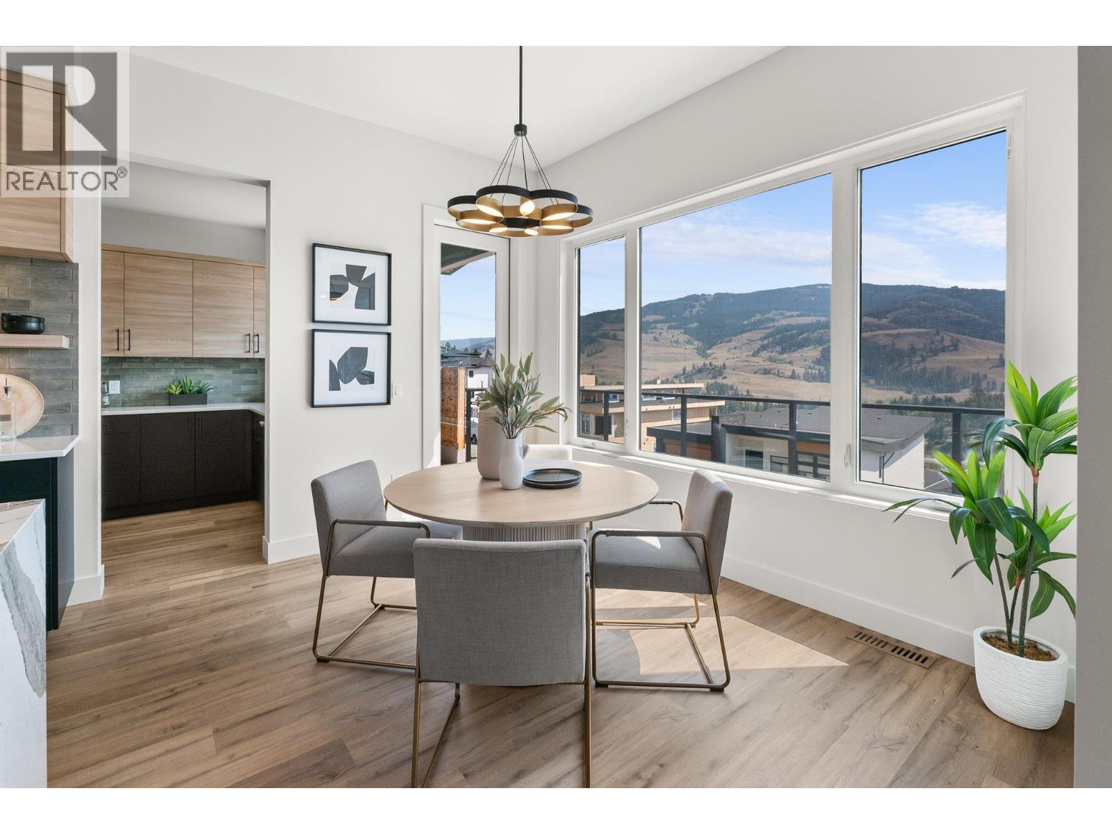 Dining Room - 901 Melrose Street, Kelowna, BC - Indoor Photo Showing Dining Room