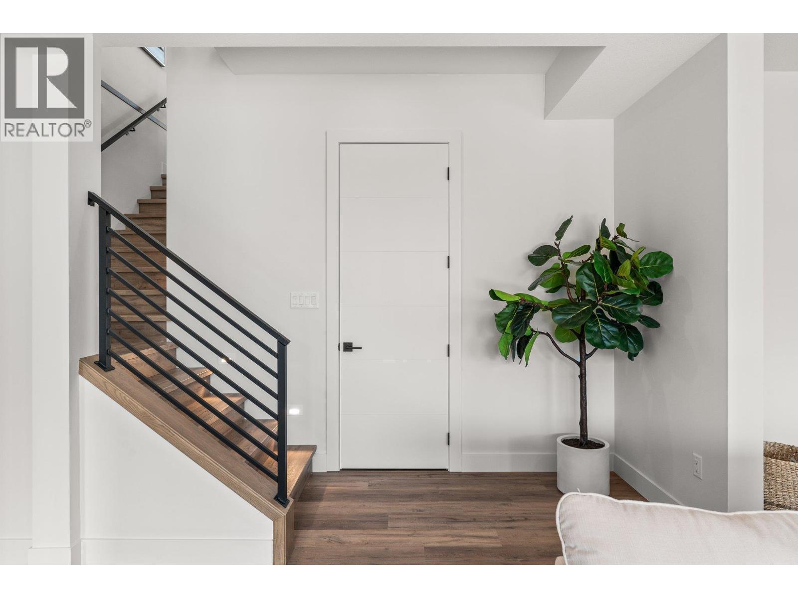 901 Melrose Street, Kelowna, BC - Indoor Photo Showing Other Room