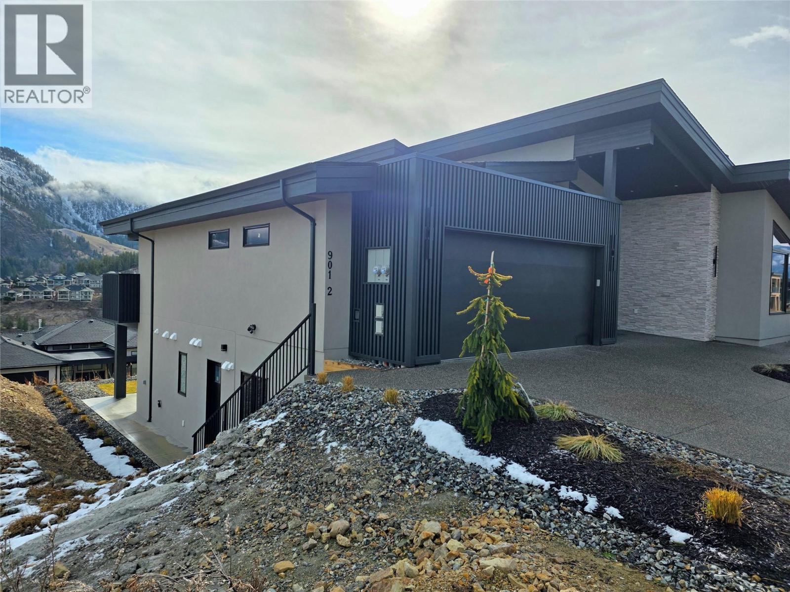 901 Melrose Street, Kelowna, BC - Outdoor