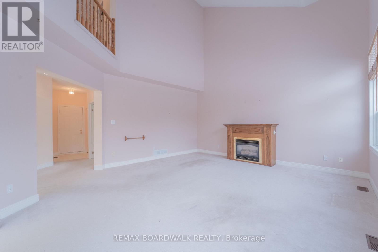 Family Room - 57 Mattawa Crescent, Ottawa, ON - Indoor Photo Showing Other Room