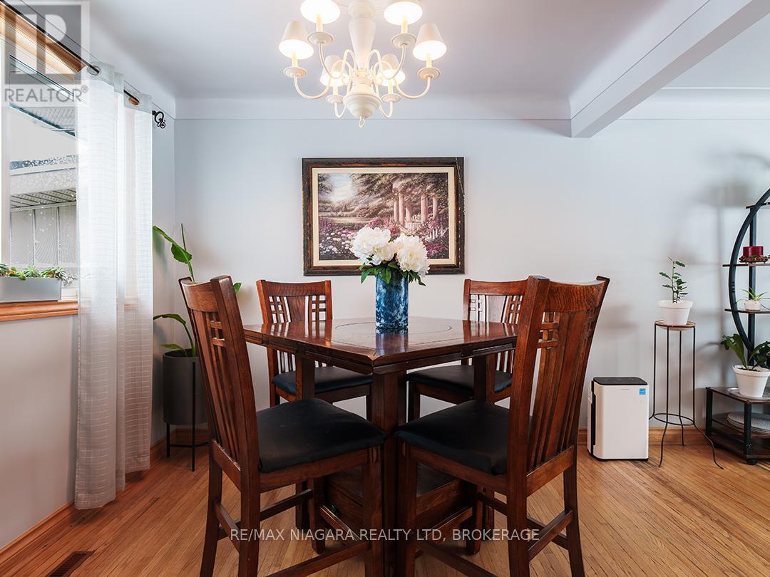 251 Clarke Street, Port Colborne (Killaly East), ON - Indoor Photo Showing Dining Room