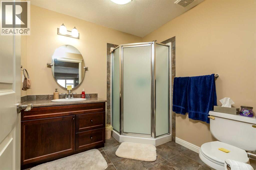 328, 4102 69 Avenue, Lloydminster, AB - Indoor Photo Showing Bathroom