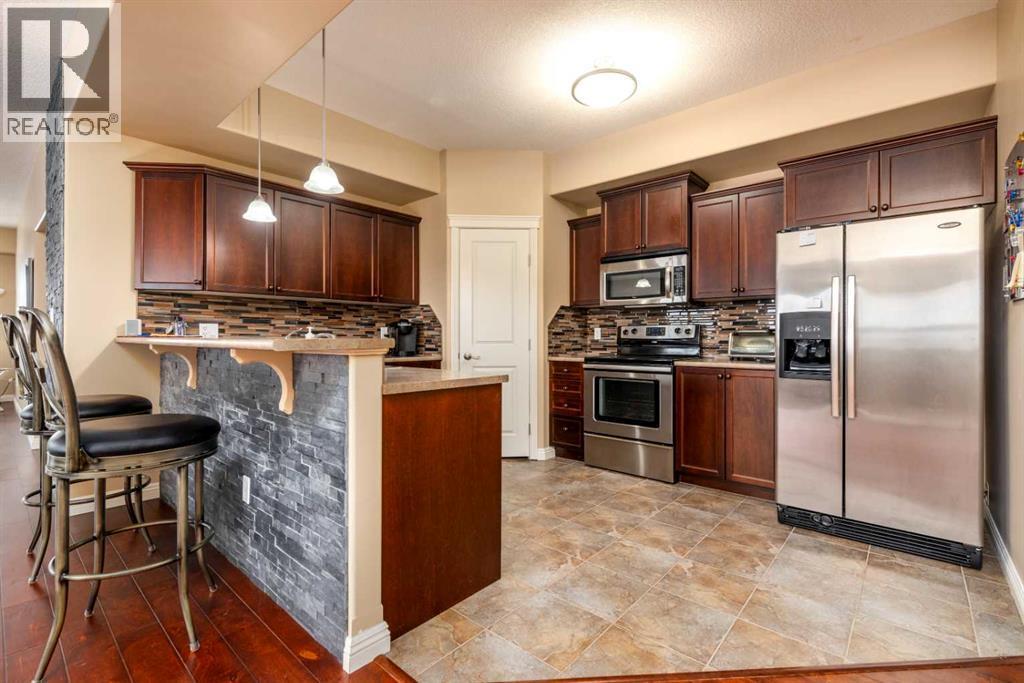 328, 4102 69 Avenue, Lloydminster, AB - Indoor Photo Showing Kitchen