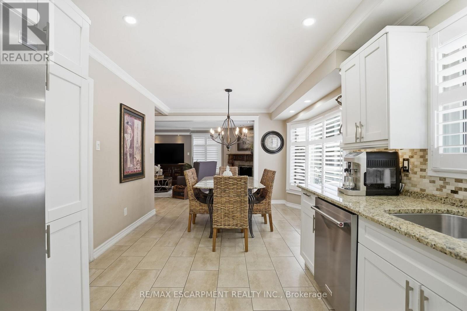 9 Stone Gate Drive, Grimsby, ON - Indoor Photo Showing Other Room