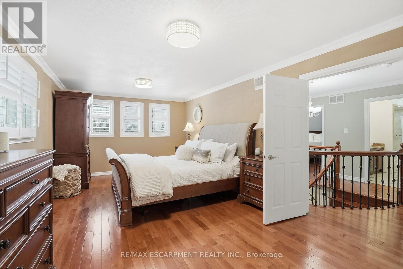 9 Stone Gate Drive, Grimsby, ON - Indoor Photo Showing Bedroom