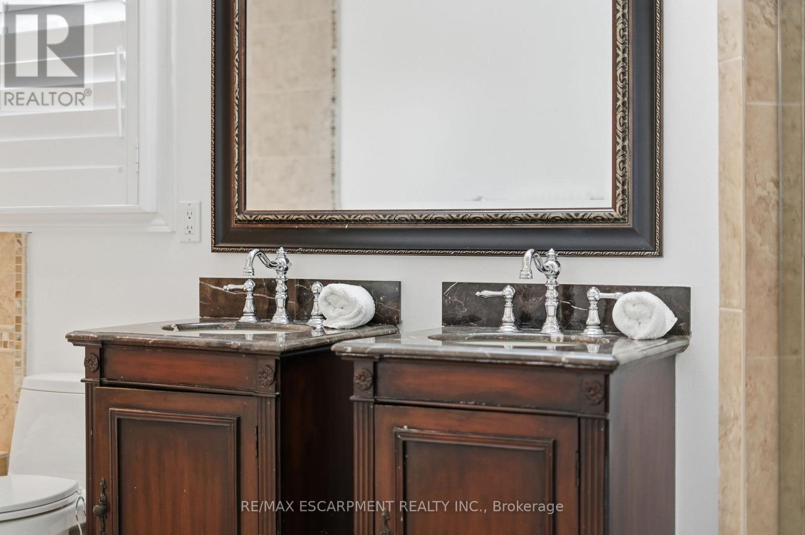 9 Stone Gate Drive, Grimsby, ON - Indoor Photo Showing Bathroom