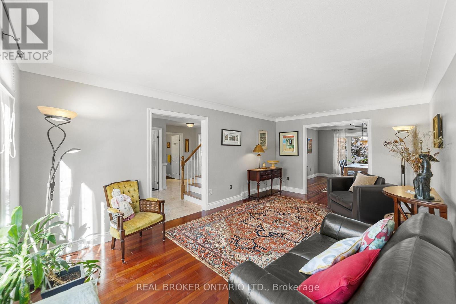 7 Templer Drive, Hamilton, ON - Indoor Photo Showing Living Room